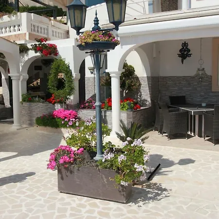 Paraiso Villa