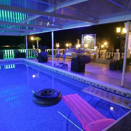 Villa Paraiso *